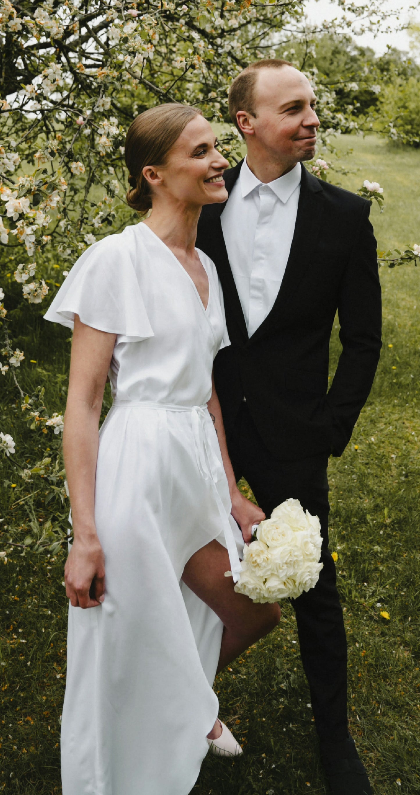 AIDA Bamboo Dress – White | Flutter Sleeve, Optional Tie Belt, Pockets