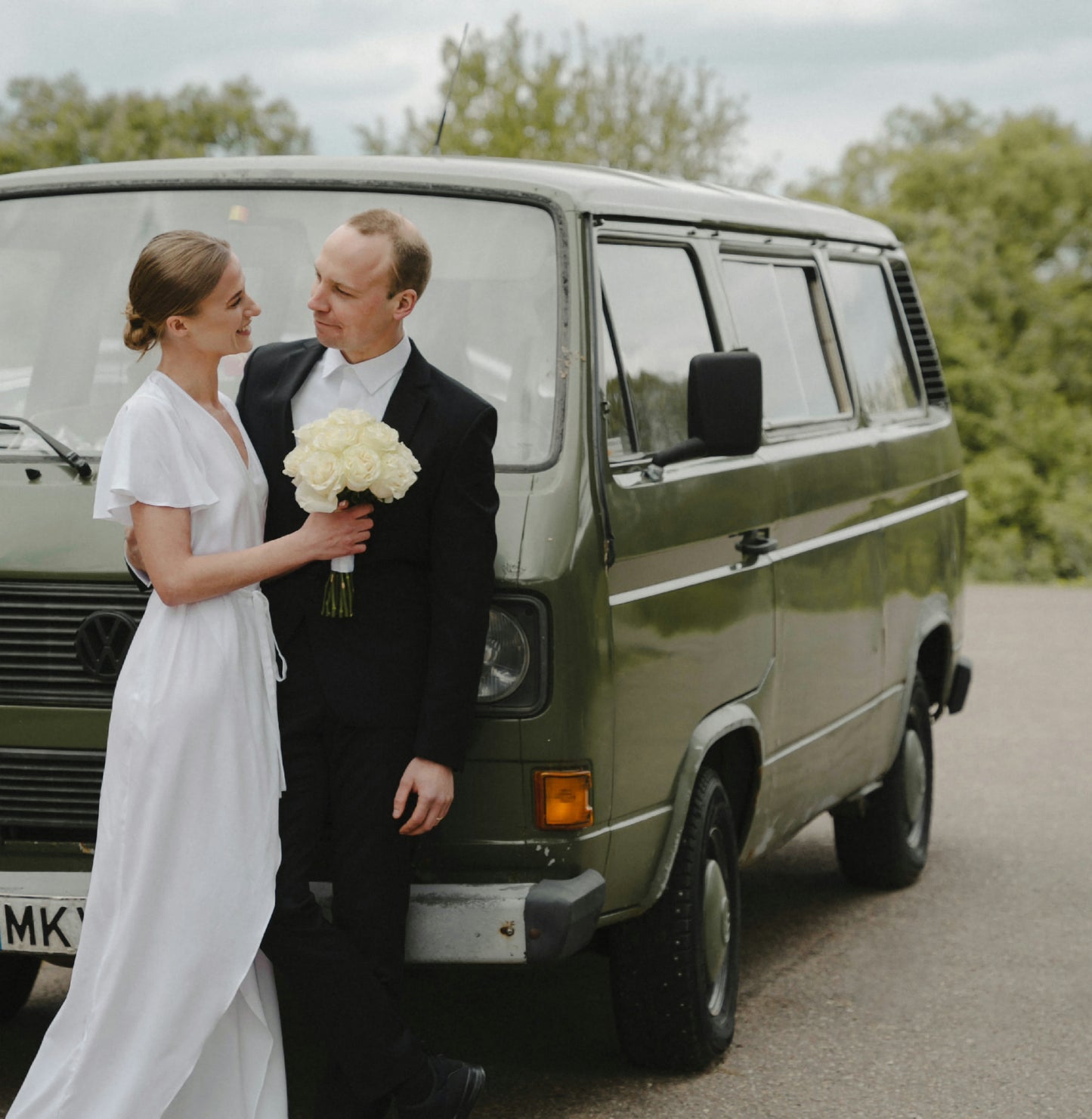 AIDA Bamboo Dress – White | Flutter Sleeve, Optional Tie Belt, Pockets