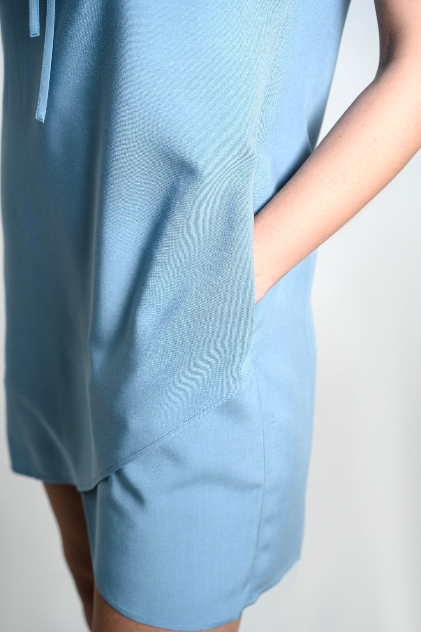 CLEO Bamboo Dress – Light Blue | Short Sleeve, Keyhole Neckline, Pockets