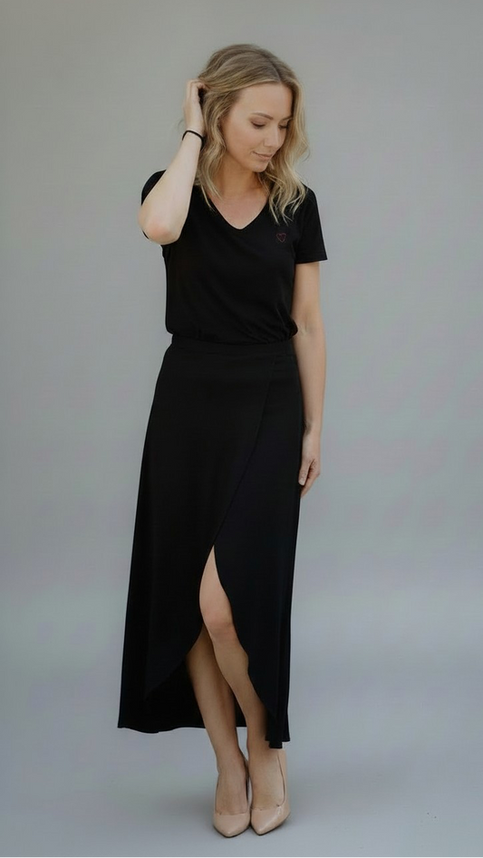 JOLA – black T-shirt and black maxi skirt from bamboo